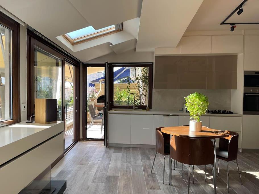 Acropolis Lux Apartment Athens Ngoại thất bức ảnh