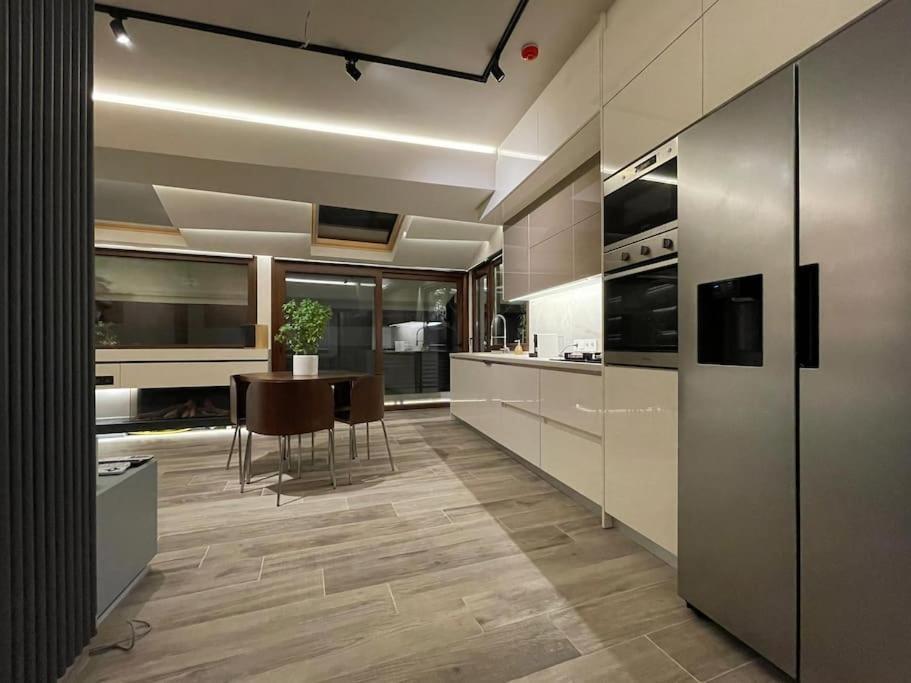 Acropolis Lux Apartment Athens Ngoại thất bức ảnh