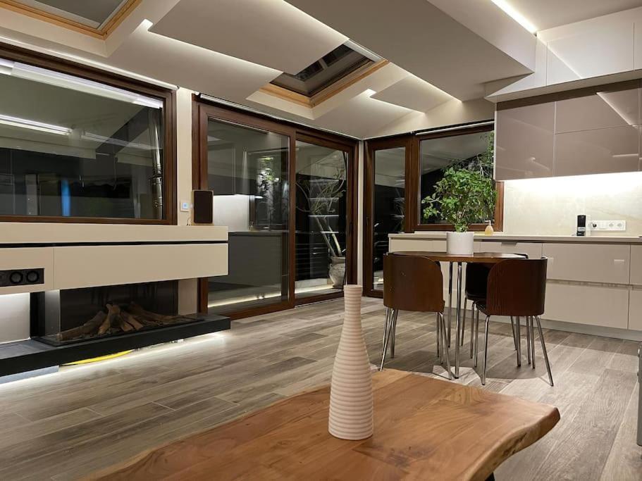 Acropolis Lux Apartment Athens Ngoại thất bức ảnh